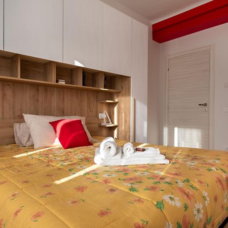 Au Moulin De La Galette Vicino Milano, Mxp E Parking Free Hotel Canegrate Екстериор снимка