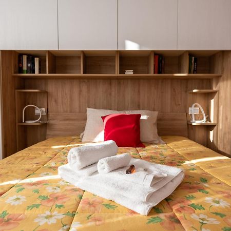 Au Moulin De La Galette Vicino Milano, Mxp E Parking Free Hotel Canegrate Екстериор снимка