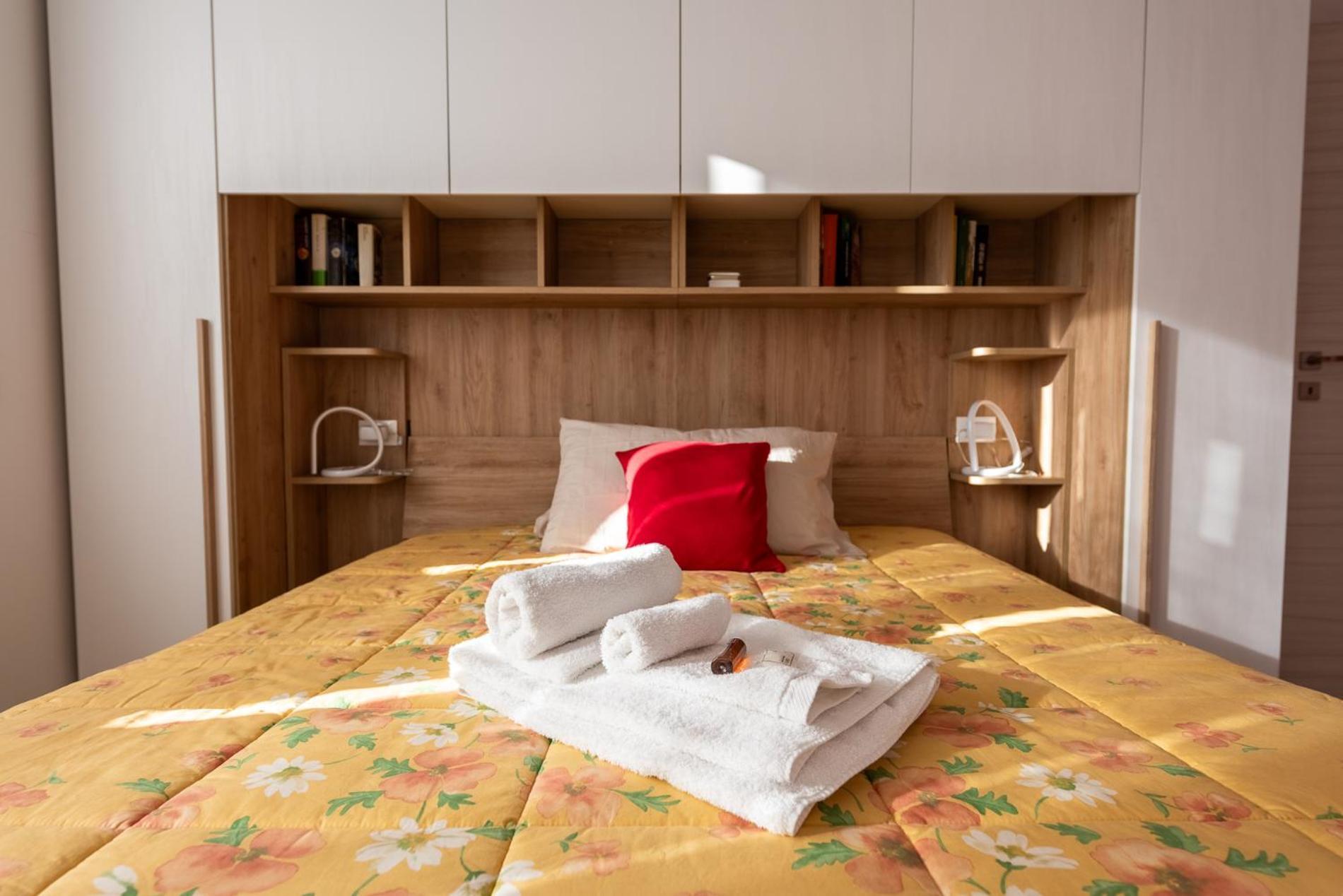Au Moulin De La Galette Vicino Milano, Mxp E Parking Free Hotel Canegrate Екстериор снимка